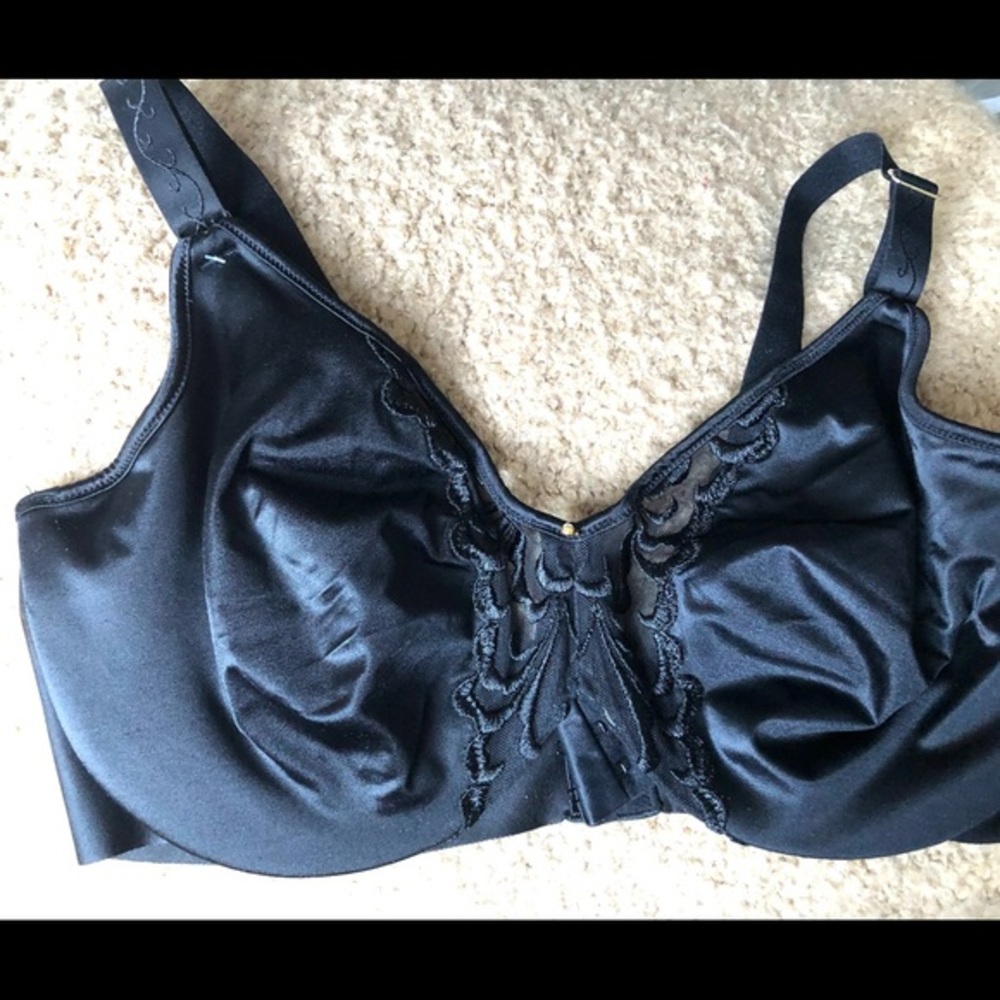 bra by Lilyette